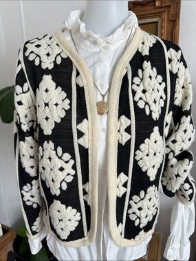 Classic Black & Cream Patterned Women's knit Cardigan jacket korean fashion